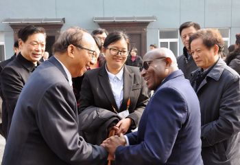 赤道几内亚原农业、畜牧与食品部部长维克托&bull;格兰赫&bull;梅莱访问hth·华体会（中国）官方网站,hth.com
